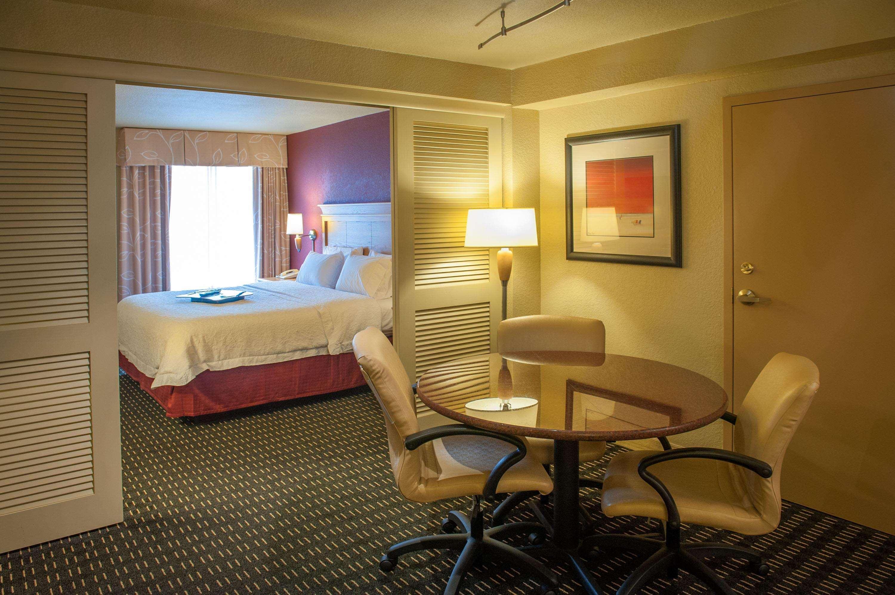 Hampton Inn Pensacola-Airport Exteriör bild